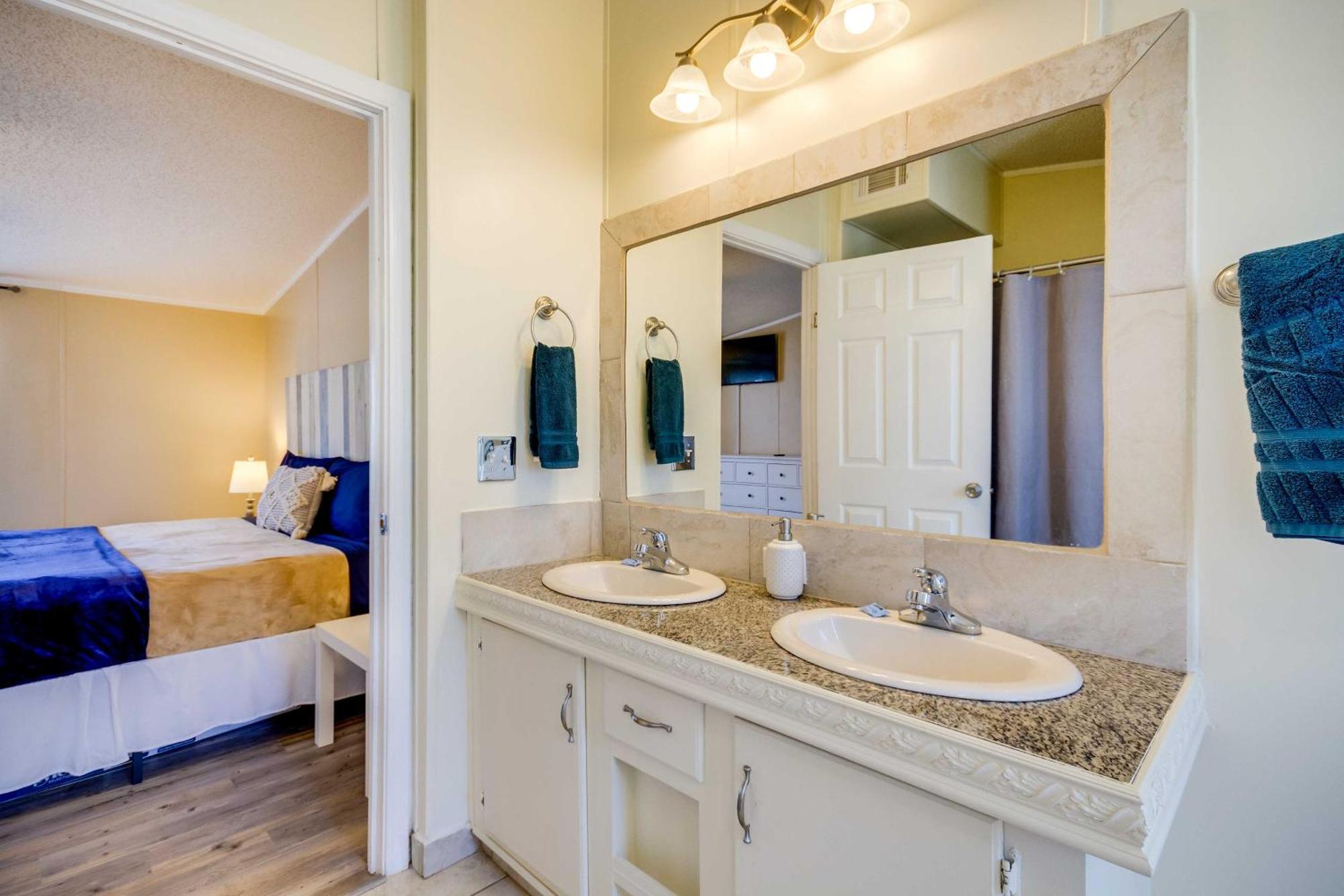 Stunning Pensacola Home, 8 Mi To Downtown! ภายนอก รูปภาพ